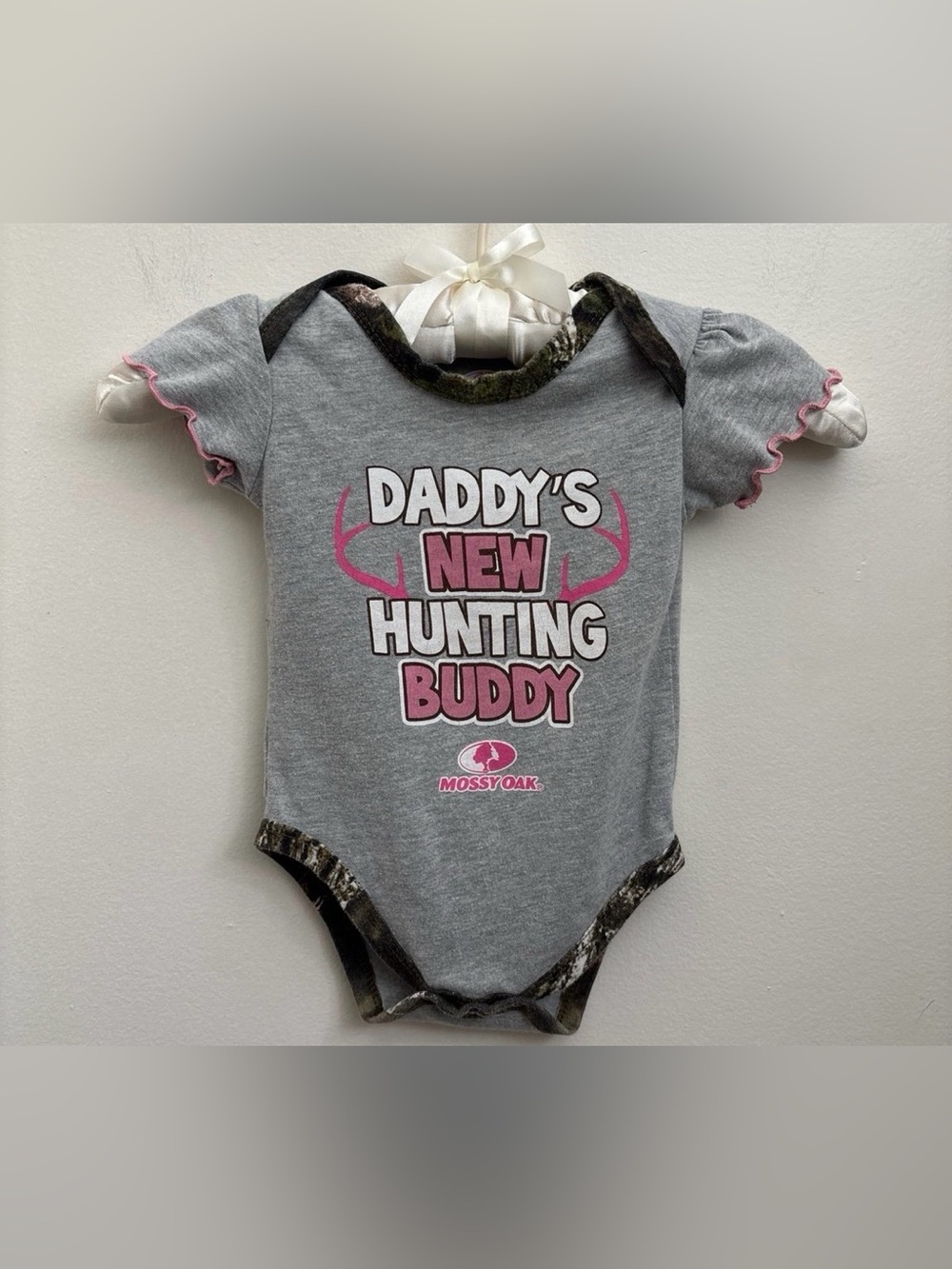 Mossy Oak Gray & Pink 'Daddy's New Hunting Buddy' Infant Onesie